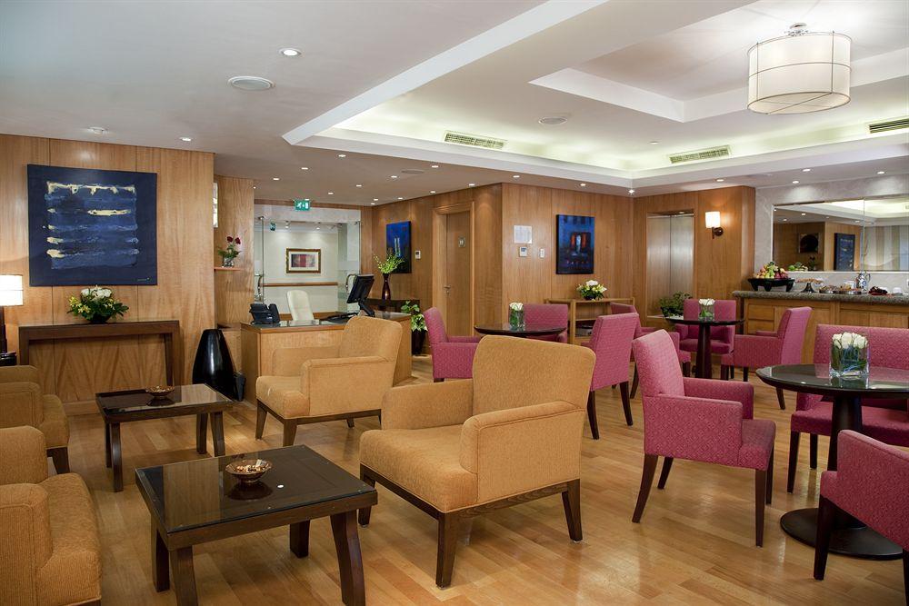 Holiday Inn Citystars By Ihg Cairo Exterior photo The lounge at the airport