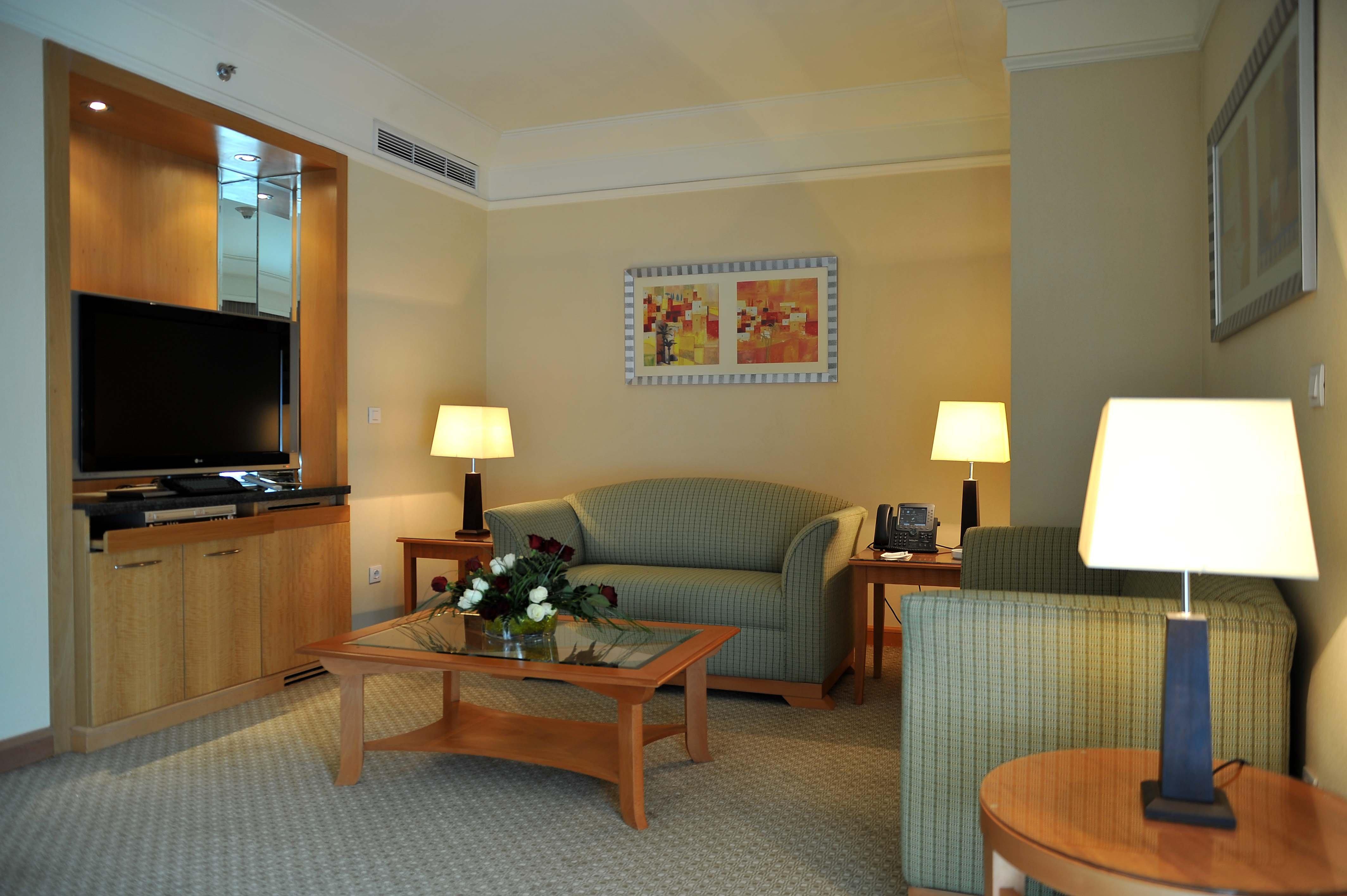 Holiday Inn Citystars By Ihg Cairo Exterior photo A suite at the Grand Hyatt Hotel, Seoul, South Korea